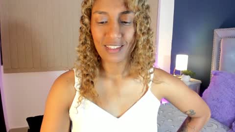 Snapshot of antonellaparker chatting on 12.28.24 Sarah online show from 12.28.24