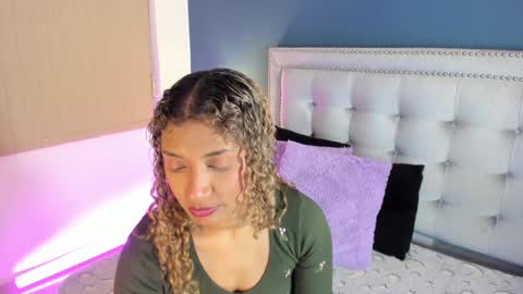 Snapshot of antonellaparker chatting on 01.28.25 Sarah online show from 01.28.25