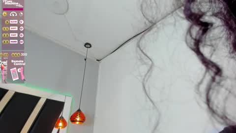 A N T O N E L L E  online show from 02.07.25