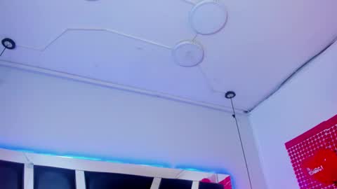 A N T O N E L L E  online show from 02.15.25