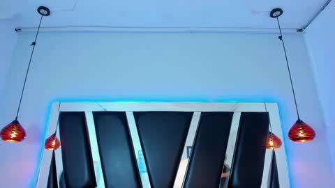 A N T O N E L L E  online show from 02.21.25