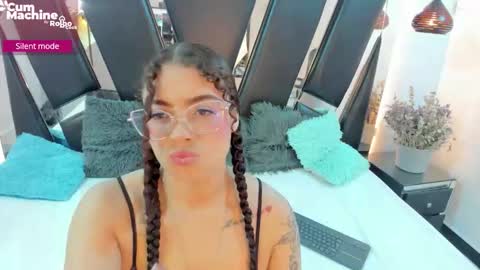 A N T O N E L L E  online show from 09.21.25