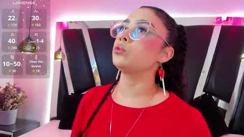 A N T O N E L L E  online show from 09.30.25