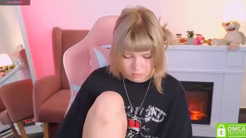 Snapshot of antonia_ferrero chatting on 09.28.25 antonia_ferrero online show from 09.28.25