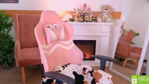 Snapshot of antonia_ferrero chatting on 12.15.25 antonia_ferrero online show from 12.15.25