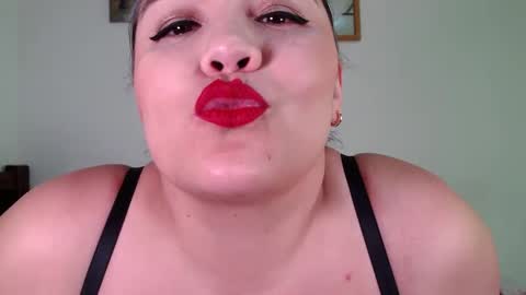 Snapshot of antoniamoreno82 chatting on 03.10.25 antonia online show from 03.10.25