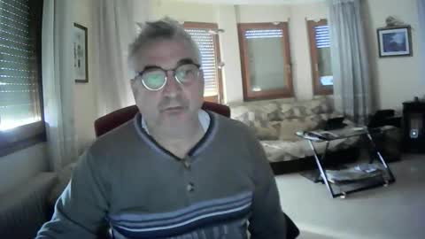 Snapshot of antonio2605 chatting on 11.12.25 Antonio online show from 11.12.25