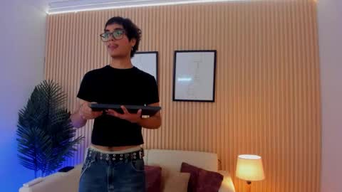 Antonio online show from 12.04.25