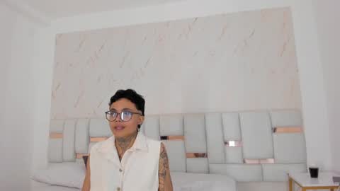 Snapshot of antony_d_ossa chatting on 04.12.26 antony_d_ossa online show from 04.12.26