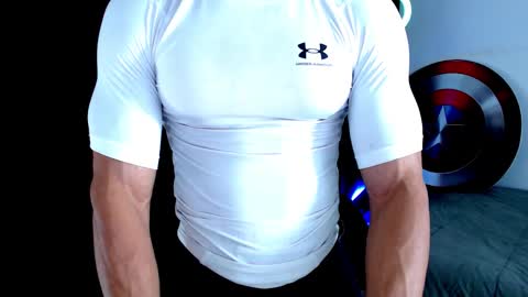 Instagram miguelangel1802  online show from 02.02.26