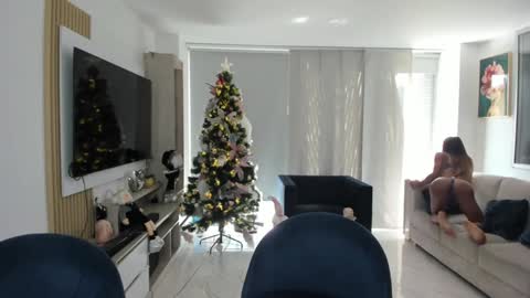 Snapshot of antotss chatting on 12.28.24 Maria Antonia online show from 12.28.24