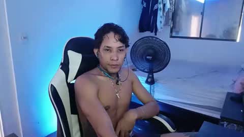 AnuarDHM online show from 11.26.25