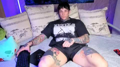 Tom online show from 11.11.25