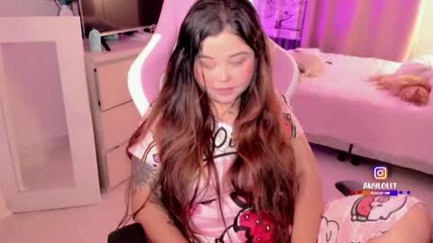   Independent model  online show from 11.14.25