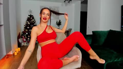 Snapshot of anyabrunette chatting on 12.17.25 anyabrunette online show from 12.17.25