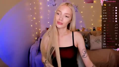 Snapshot of anyataylorr chatting on 09.26.25 Anya online show from 09.26.25