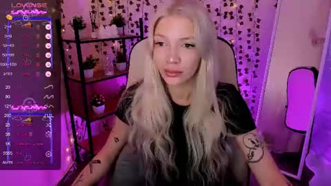 Snapshot of anyataylorr chatting on 06.11.26 Anya online show from 06.11.26