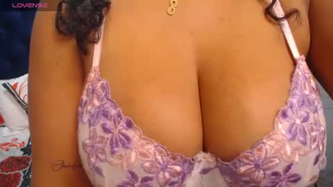 Snapshot of anyelaevansx chatting on 06.25.26 Anyela online show from 06.25.26
