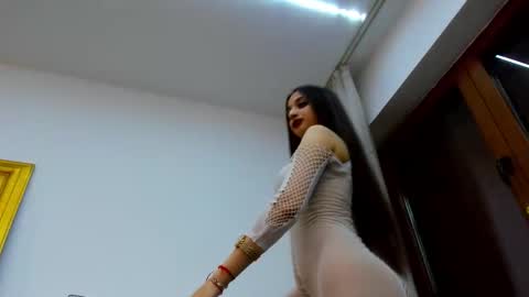 Anyssia  online show from 11.12.25