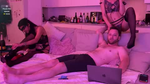 Snapshot of ap_couple chatting on 01.10.26 ap_couple online show from 01.10.26