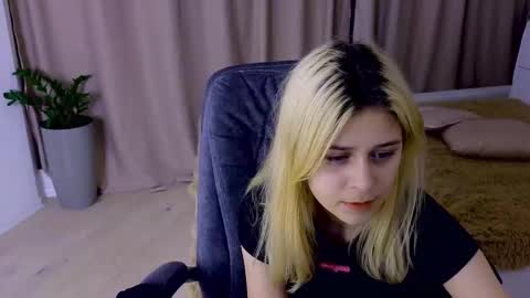 ApheliaStar online show from 11.26.25