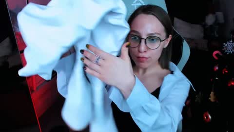 Snapshot of aphexqueen chatting on 12.12.24 APHEX QUEEN online show from 12.12.24