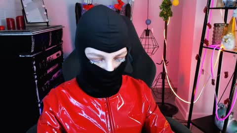 Snapshot of aphexqueen chatting on 12.19.24 APHEX QUEEN online show from 12.19.24