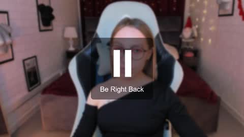 Snapshot of aphexqueen chatting on 02.10.25 APHEX QUEEN online show from 02.10.25