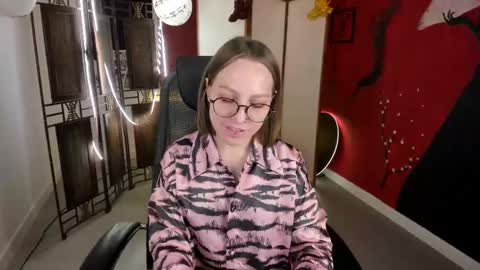 Snapshot of aphexqueen chatting on 02.23.25 APHEX QUEEN online show from 02.23.25