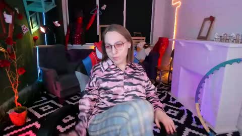 Snapshot of aphexqueen chatting on 03.11.25 APHEX QUEEN online show from 03.11.25