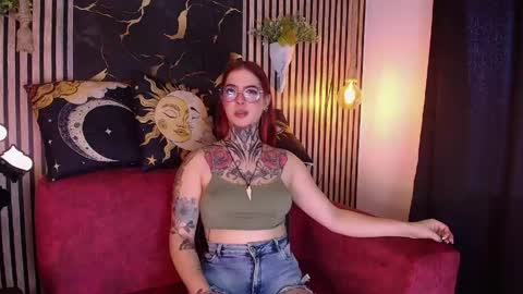 Snapshot of aphrodite__bloom chatting on 05.07.26 aphrodite__bloom online show from 05.07.26