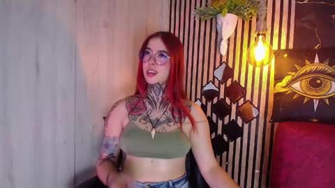 Snapshot of aphrodite__bloom chatting on 05.08.26 aphrodite__bloom online show from 05.08.26