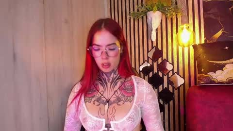 Snapshot of aphrodite__bloom chatting on 05.17.26 aphrodite__bloom online show from 05.17.26