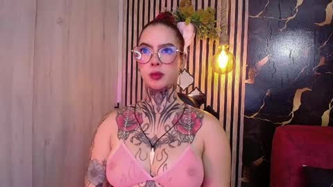 Snapshot of aphrodite__bloom chatting on 05.25.26 aphrodite__bloom online show from 05.25.26
