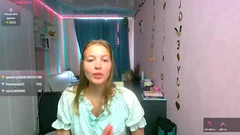 Aphrodite online show from 09.20.25