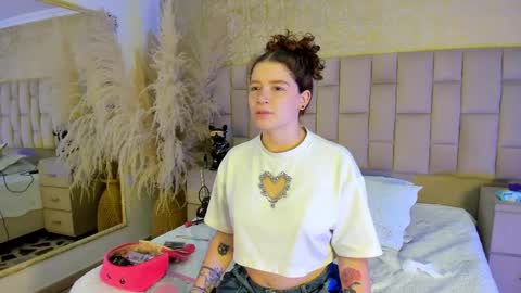 aphrodite online show from 12.20.25