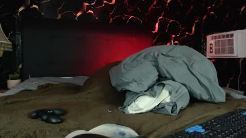 Snapshot of apolo01_ chatting on 10.30.25 Apolo online show from 10.30.25