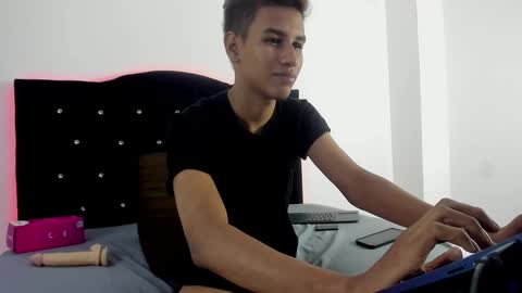 Snapshot of apolo1402 chatting on 12.27.24 Apolo online show from 12.27.24
