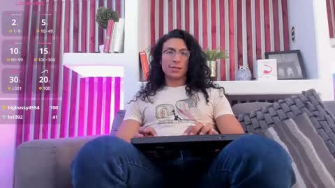 Snapshot of apolo_crus chatting on 01.25.25 apolo_crus online show from 01.25.25