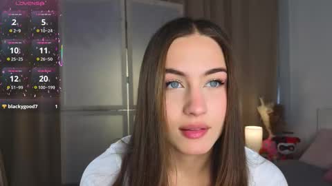 Snapshot of appleeepie chatting on 10.19.25 Vicki online show from 10.19.25