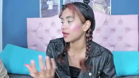 Snapshot of applehot_lr chatting on 09.13.25 sofi y kevin online show from 09.13.25