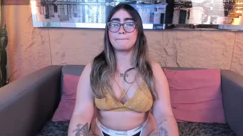 apprilfoxx online show from 09.30.25