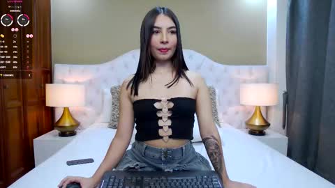 Snapshot of april_derricks chatting on 09.13.25 April online show from 09.13.25