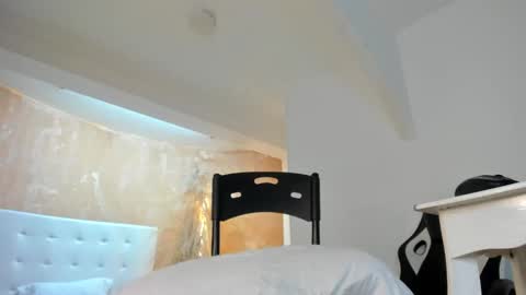 aprill_fox online show from 02.02.25