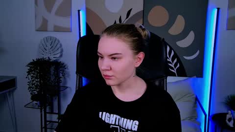 April. All year round.  online show from 03.08.26