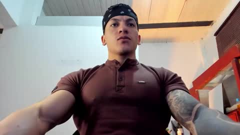 Snapshot of aquiles_51 chatting on 09.08.25 Jonathan online show from 09.08.25