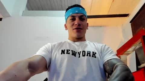 Snapshot of aquiles_51 chatting on 09.12.25 Jonathan online show from 09.12.25