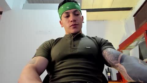 Snapshot of aquiles_51 chatting on 09.26.25 Jonathan online show from 09.26.25