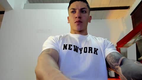 Snapshot of aquiles_51 chatting on 11.08.25 Jonathan online show from 11.08.25