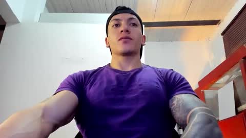 Snapshot of aquiles_51 chatting on 11.11.25 Jonathan online show from 11.11.25